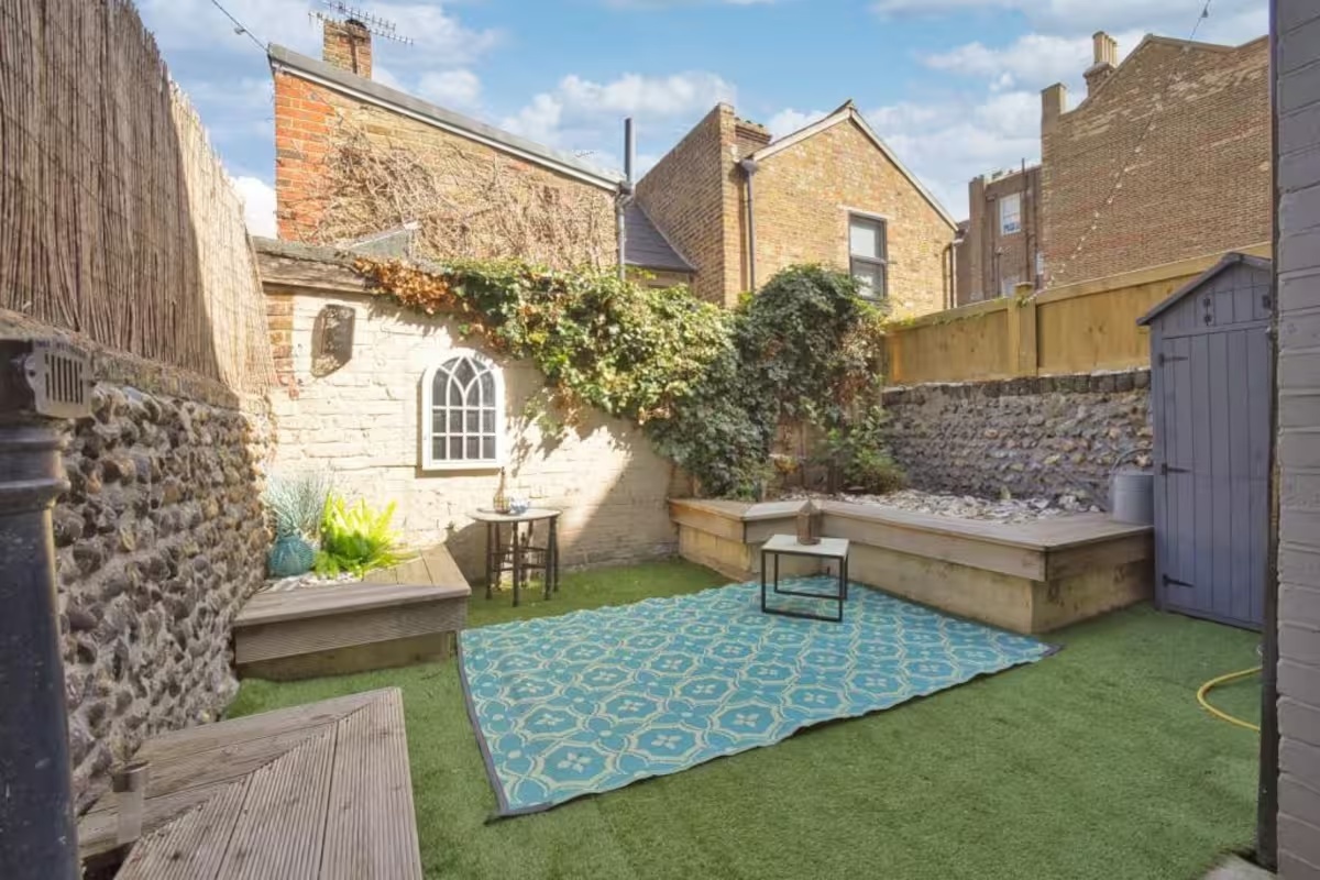 Courtyard garden in Ramsgate
